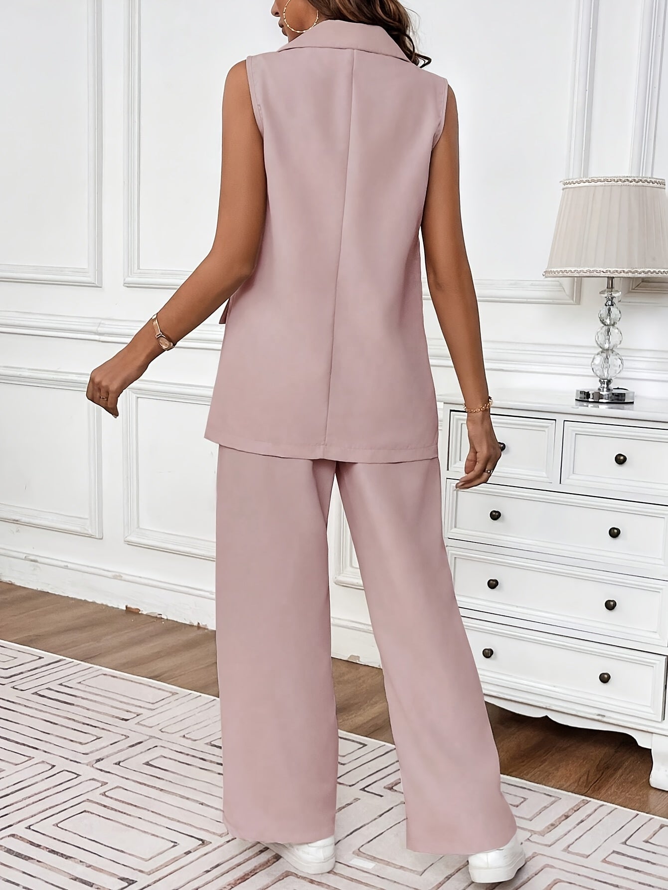 Կանացի առօրյա միագույն բաճկոն և տաբատ, գործնական կոստյում