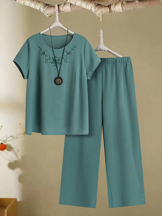 Կանացի հարմարավետ ասեղնագործված կարճ թևքով շապիկի և տաբատի հավաքածու - ամենօրյա, կլոր վզնոցով, ուղիղ ոտքով, միագույն ծաղկային նախշերով, պոլիեսթերի խառնուրդ, գարուն/ամառ հավաքածու