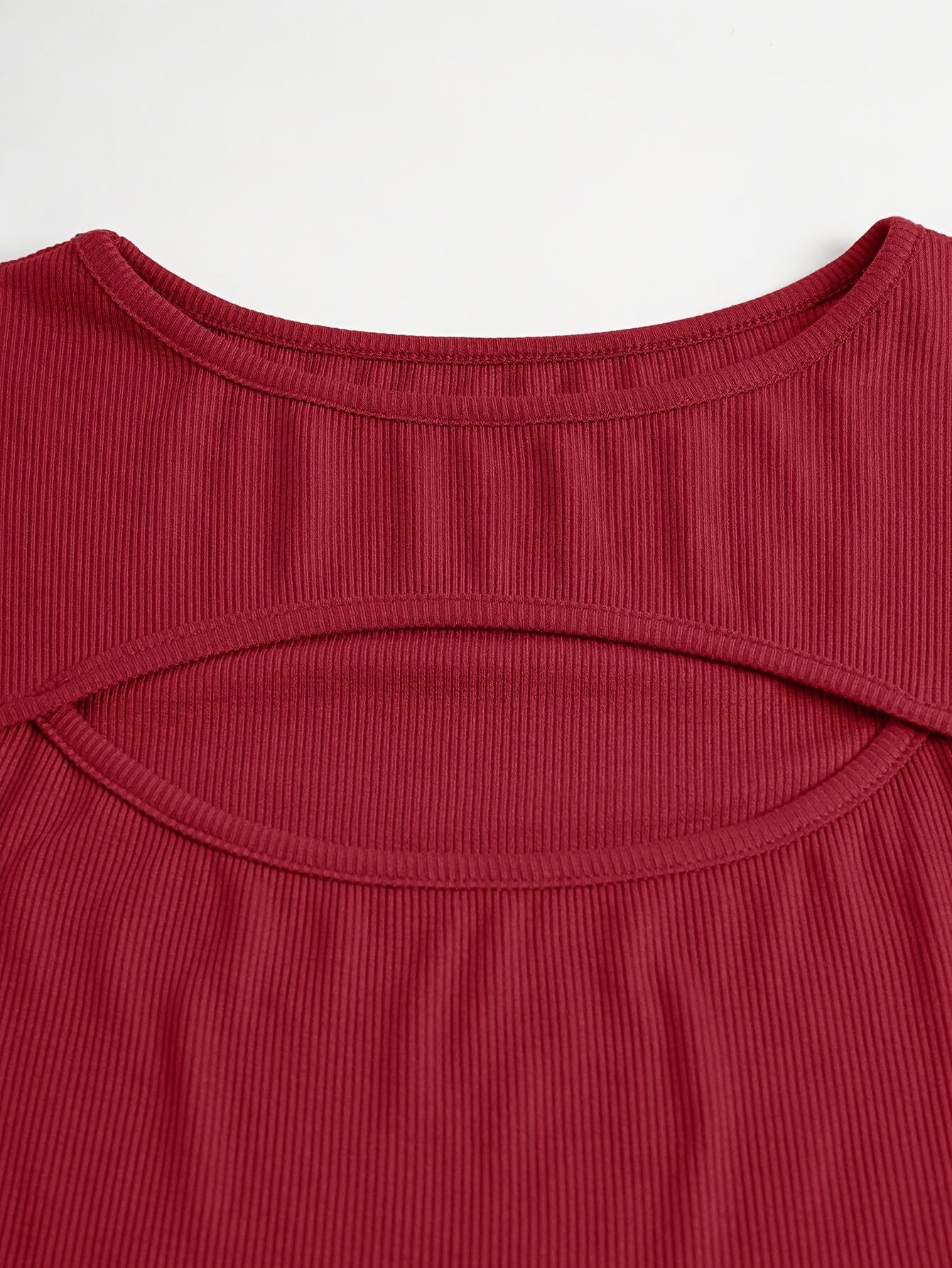 1 հատ Essence կանացի էլեգանտ, կողավոր երկար թևքով մարզաշապիկ, պոլիեսթերի և սպանդեքսի խառնուրդ, խոռոչավոր դետալներով, միագույն, կլոր վզնոցով, սովորական երկարությամբ, տրիկոտաժե կտոր - աշուն/ձմեռ հավաքածու