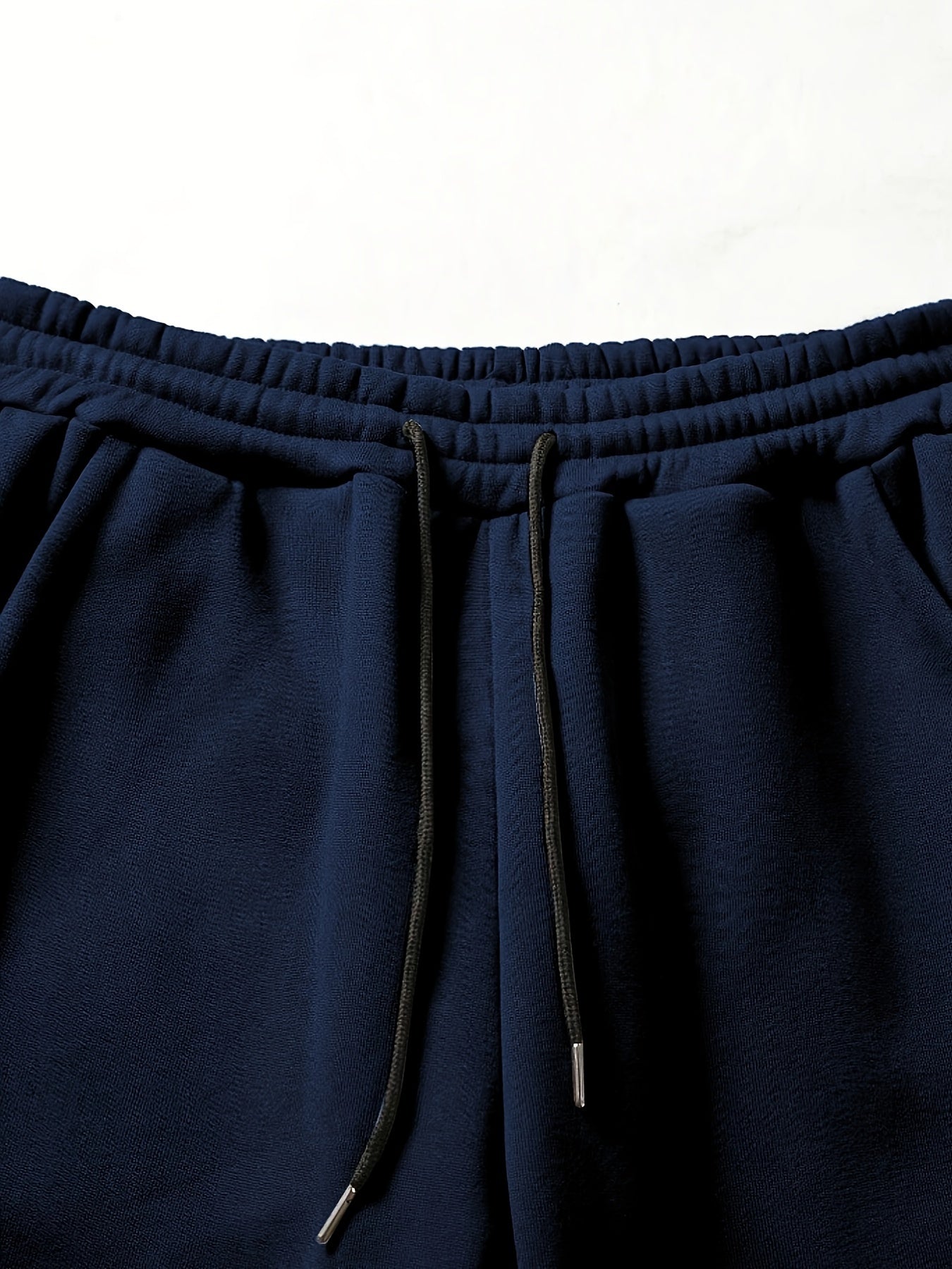 Տղամարդու տառերով վերնաշապիկով սպորտային տաբատների հավաքածու՝ 2 հատ