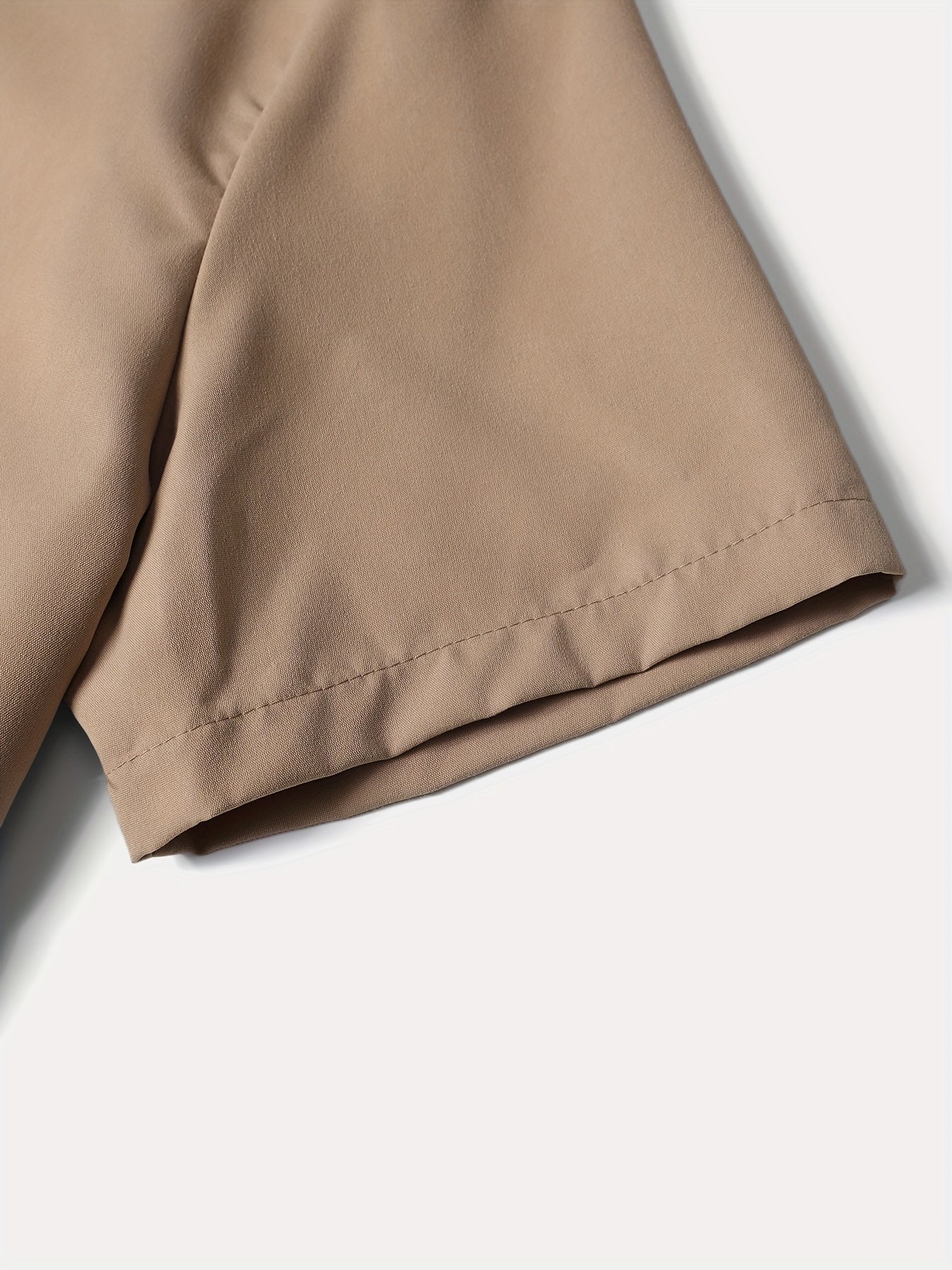 2 հատ տպագիր տղամարդու ամառային կարճ թևքերով կոճակներով վերնաշապիկի և շորտերի հավաքածու