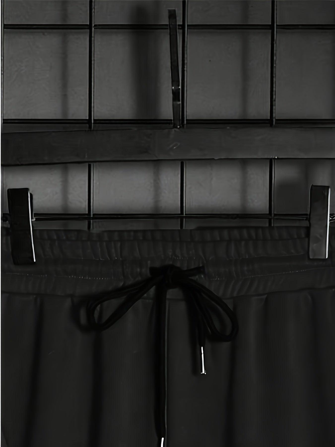 Տղամարդու աշուն/ձմեռ առօրյա պոլիեսթերային սպորտային համազգեստի հավաքածու - երկար թևքերով գլխարկով վերնաշապիկ՝ տառերի տպագրությամբ և պատչվորք դիզայնով, կանոնավոր չափի լարով վազորդներ, տրիկոտաժե գործվածք, թեթևակի ձգվող