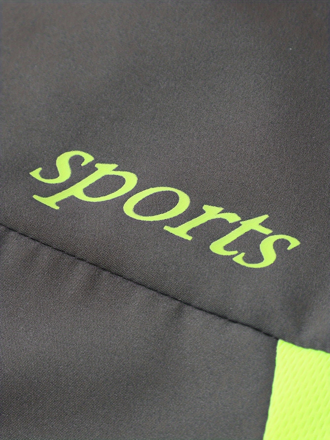 Տղամարդու առօրյա, պատչվորք սպորտային կոստյում՝ հարմարավետ և լավ կրելու համար, վերարկու և երկար տաբատ մարզահագուստ