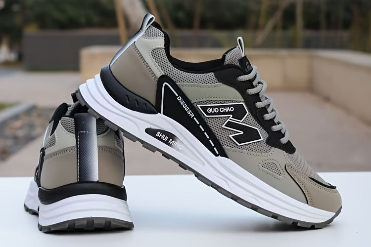 Տղամարդկանց շնչող ցանցե վազքի սպորտային կոշիկներ՝ ամուր, հակասահք, հոտակայուն, ռետինե ներբանով, գարնանային աշնան համար նախատեսված, ցածր, կապիչով դիզայնով, սպիտակ, սև և կանաչ գույներով։