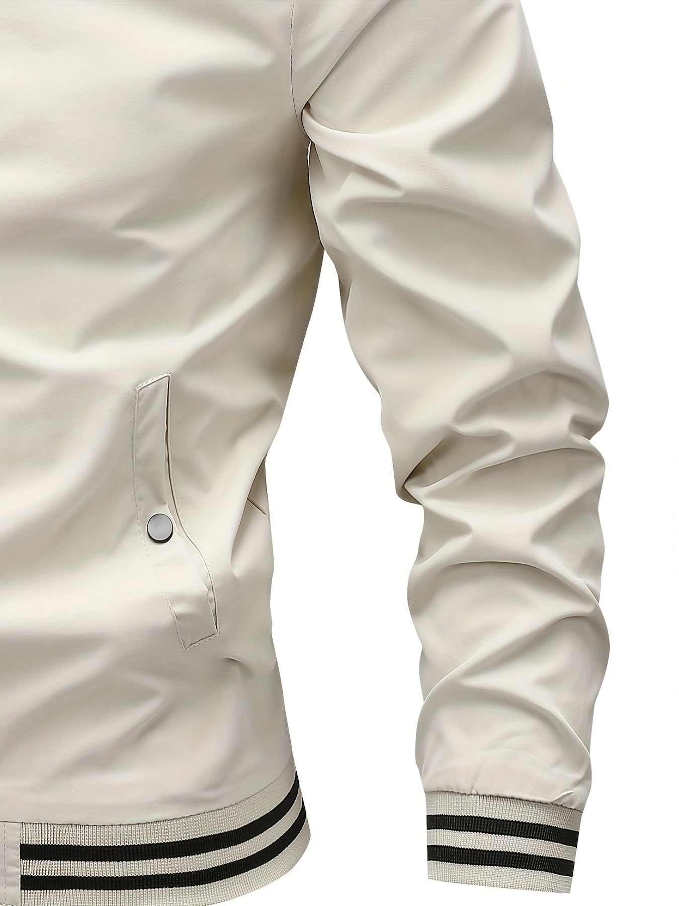 Տղամարդու երկար թևքով, կանգնող օձիքով, կայծակաճարմանդով սպորտային բաճկոն՝ կոնտրաստային զարդանախշով, տղամարդկանց գարուն-աշնանային վերնազգեստ, որպես նվեր