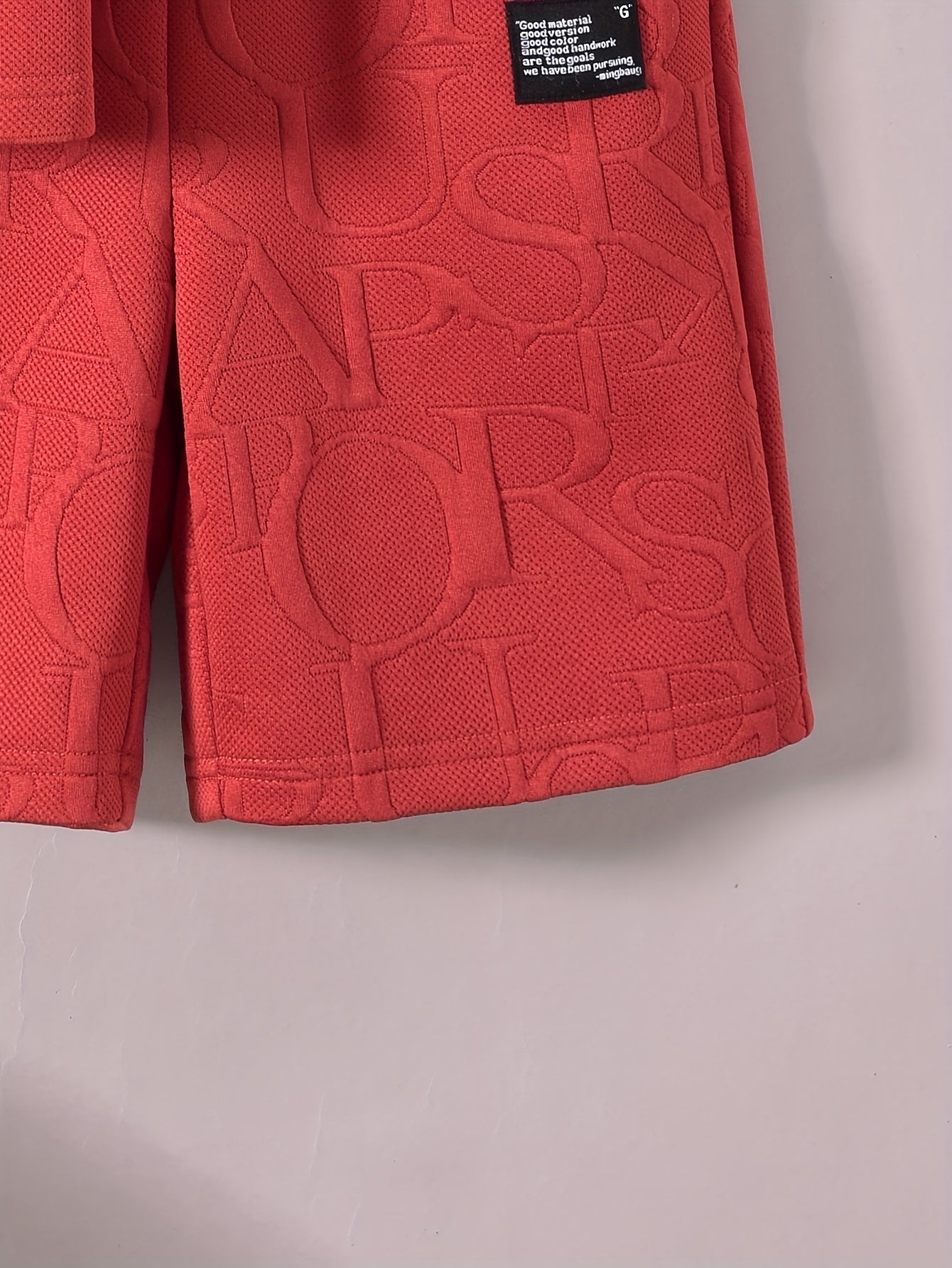 Տղաների համար նախատեսված ոճային սպիտակ կարճ թևքով մարզաշապիկ + առօրյա շորտեր + նորաձև կրծկալով պայուսակի հավաքածու, իդեալական է բացօթյա օգտագործման համար