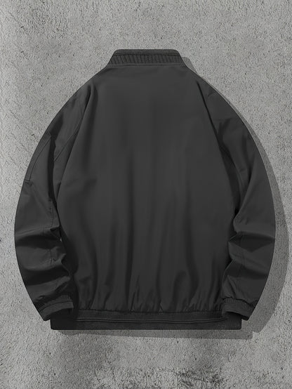 Տղամարդու առօրյա մինիմալիստական ​​բաճկոն՝ կարգո տաբատով