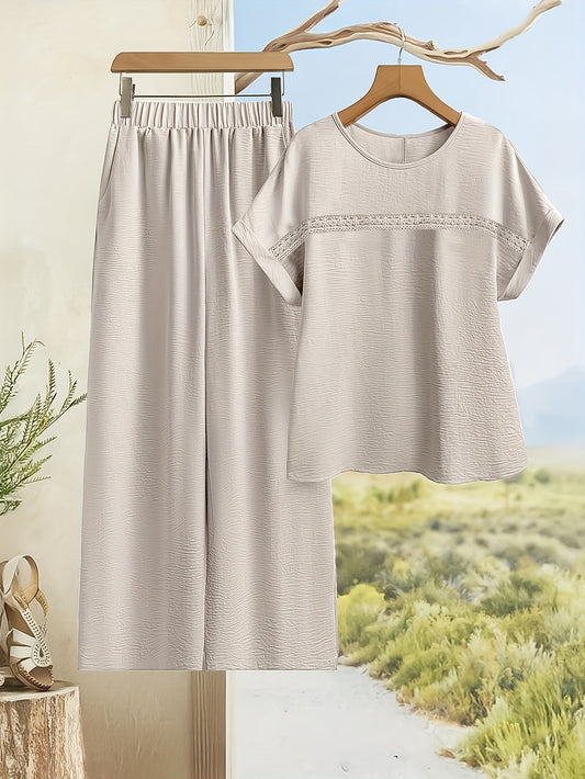 Կանացի միագույն կոնտրաստային ժանյակավոր կարճ թևքերով վերնաշապիկ և լայն տաբատ՝ երկկտոր ամենօրյա հավաքածու