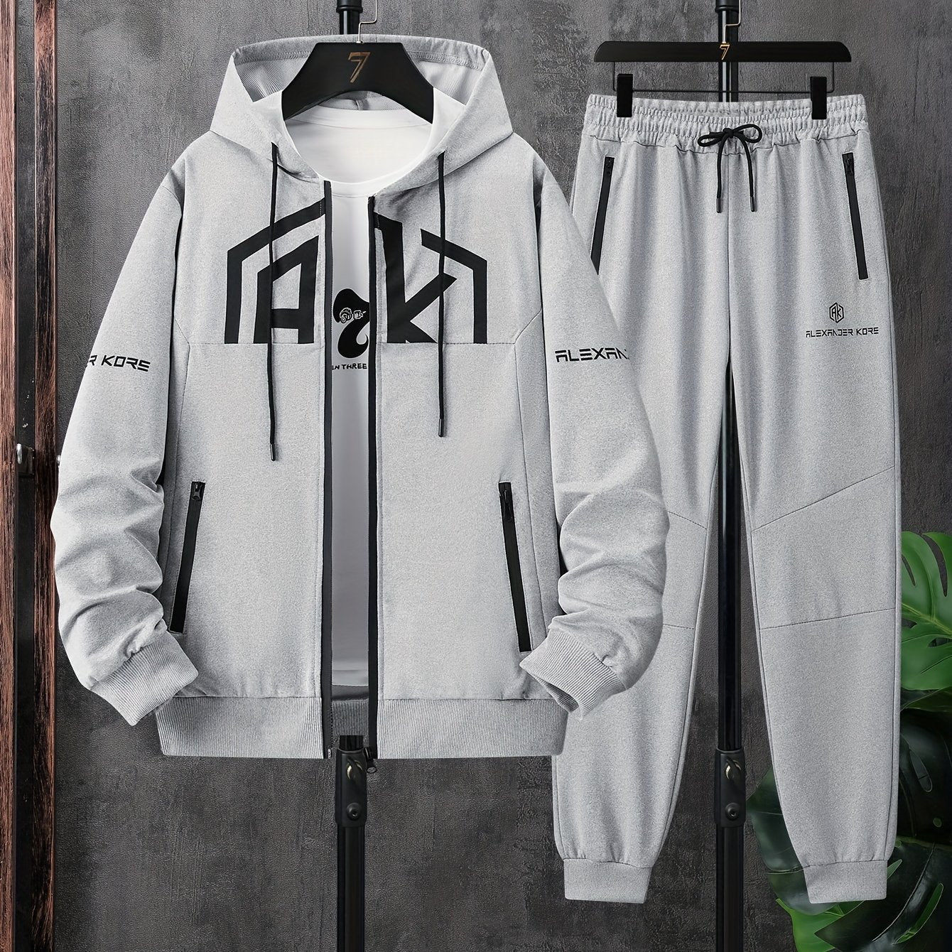 Տղամարդու AK տառերով տպագրությամբ երկար թևքերով վերնաշապիկ՝ կայծակաճարմանդով և երկար տաբատով, երկկտոր հավաքածու, թեթևակի ձգվող հարմարավետ հագուստ գարնան և աշնան համար