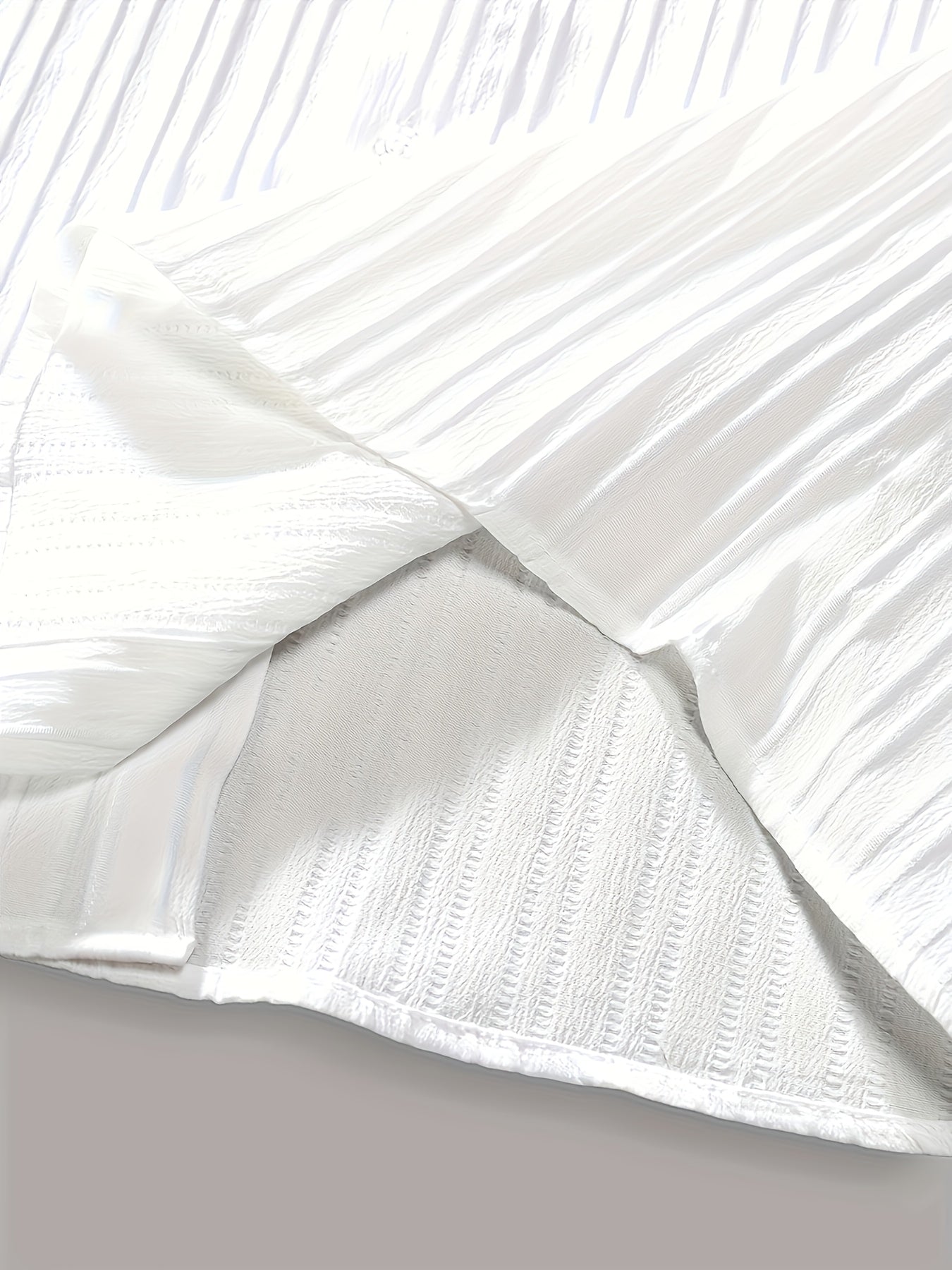 2-Piece Men's Summer Striped Polyester Suit, Short Sleeve Stand Collar Shirt and Drawstring Pants, Non-Stretch Fabric, Suitable for Casual Wear and Beach Vacation, Solid Color