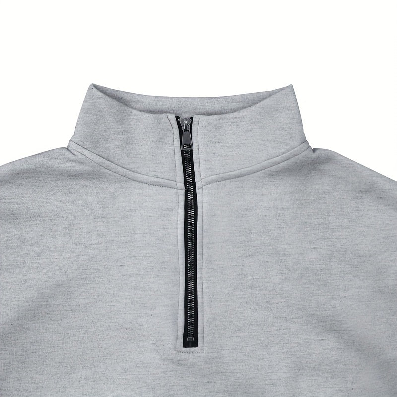 Բազմակողմանի համույթ, տղամարդկանց համար նախատեսված առօրյա 2 հատանոց հավաքածու. Բարձր վզնոցով ծանր, կայծակաճարմանդով սվիտեր և գրպաններով աշխատանքային տաբատ՝ միագույն, փափուկ գործվածքից՝ աշուն/ձմեռ համար