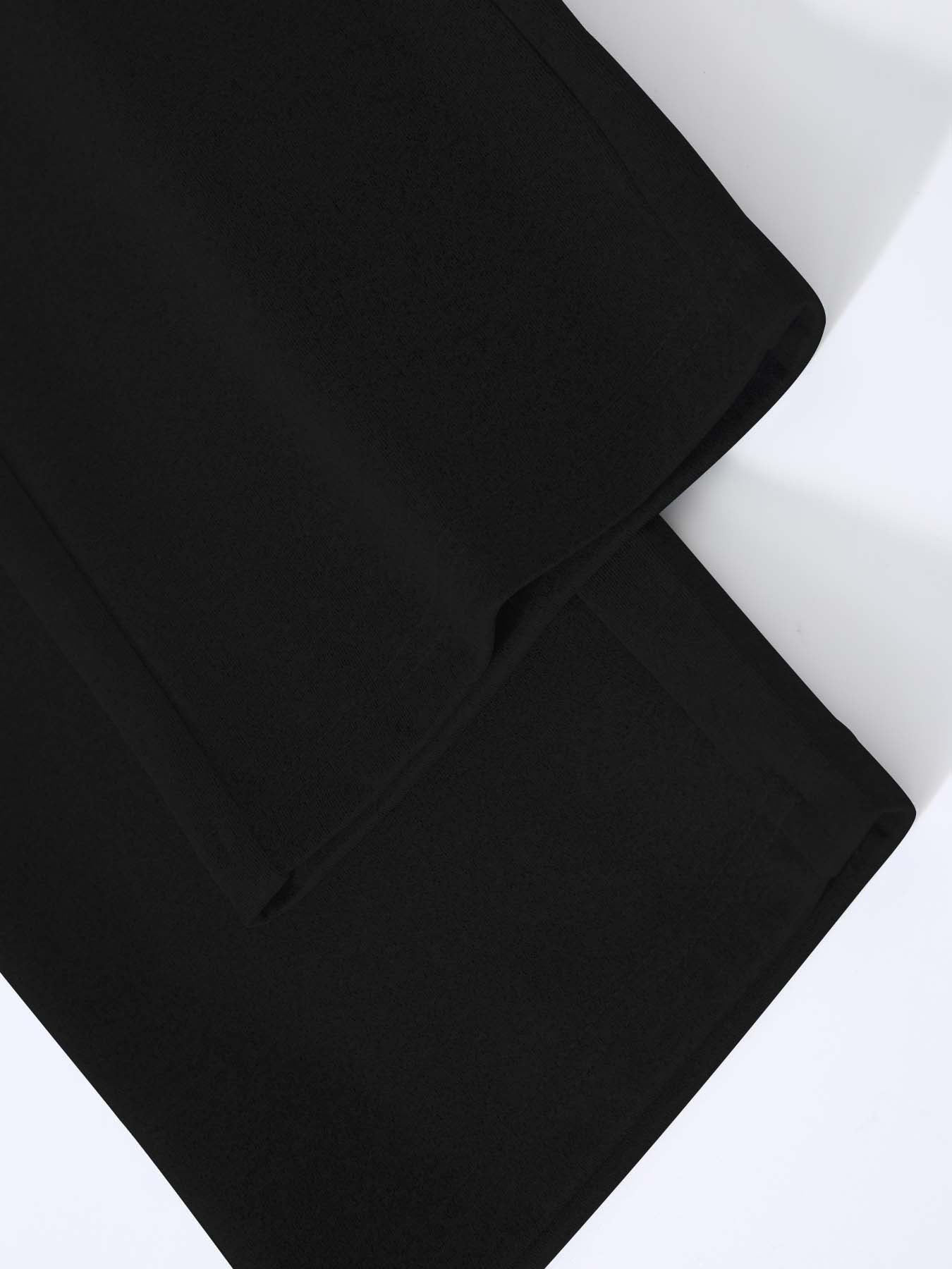 Տղամարդու նորաձև երկկտոր բաճկոնի և սպորտային տաբատի հավաքածու՝ մուգ կապույտ գույնի, ոճային նախշերով, առօրյա երիտասարդական սպորտային հագուստ, կայծակաճարմանդ դետալով, երկար թևքերով, նեղ չափսերով, աշուն/ձմեռ հավաքածու