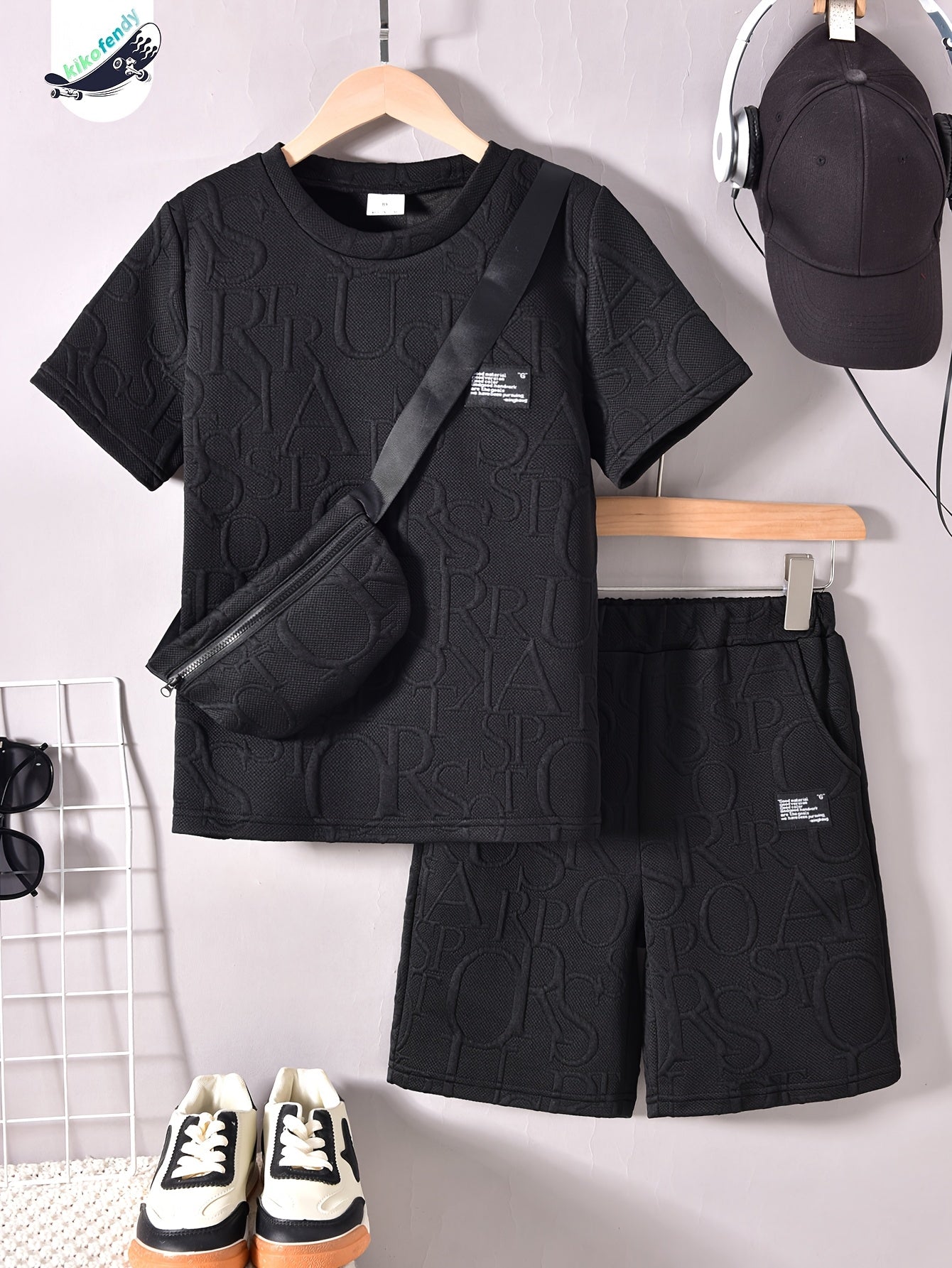 Տղաների համար նախատեսված ոճային սպիտակ կարճ թևքով մարզաշապիկ + առօրյա շորտեր + նորաձև կրծկալով պայուսակի հավաքածու, իդեալական է բացօթյա օգտագործման համար