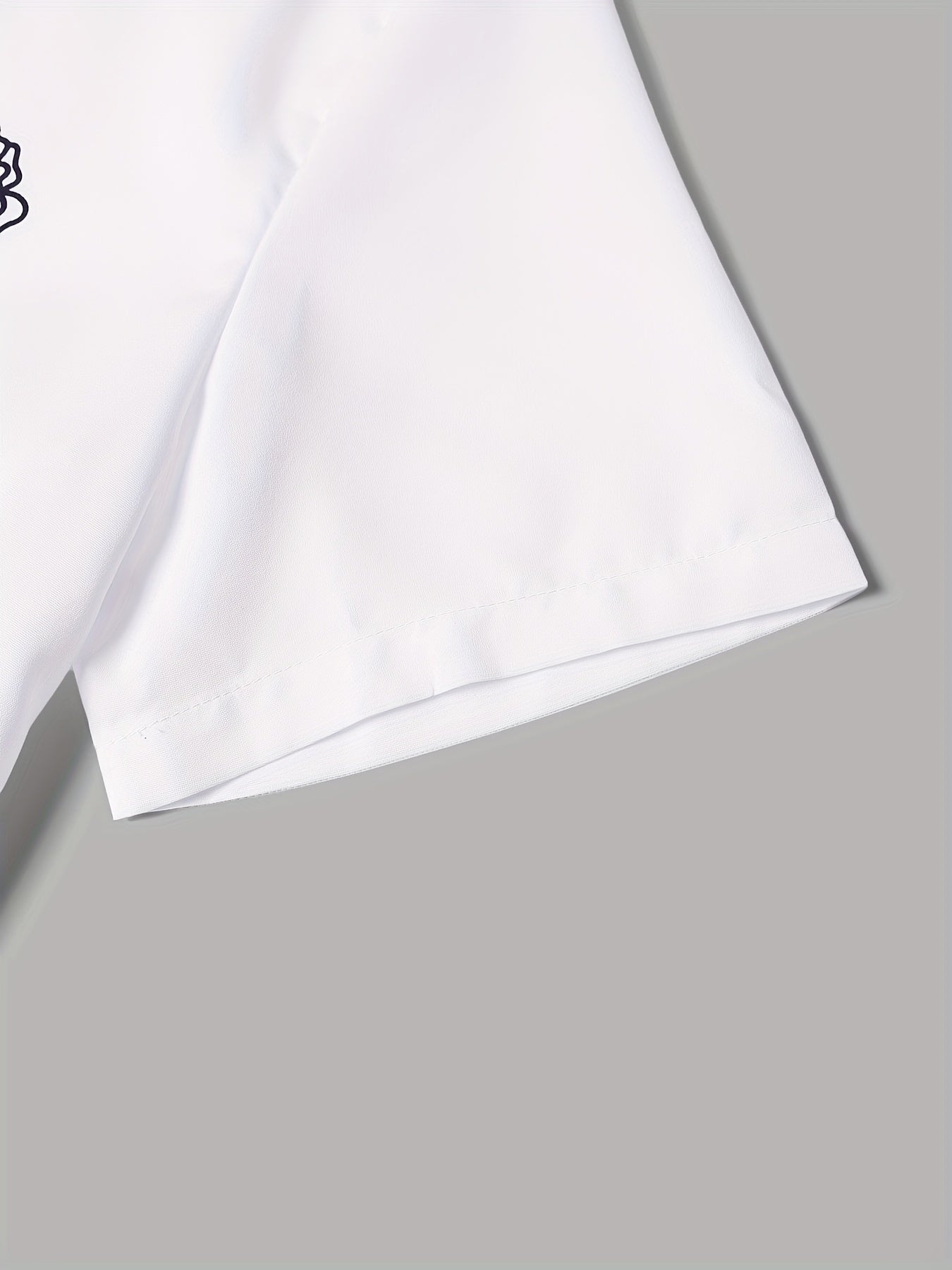 2 հատ տպագիր տղամարդու ամառային կարճ թևքերով կոճակներով վերնաշապիկի և շորտերի հավաքածու