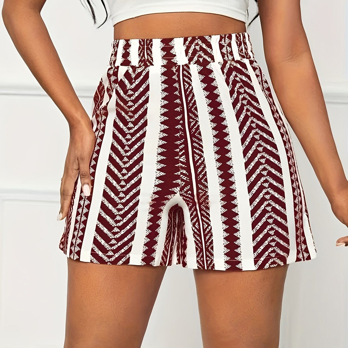 Կանացի ամառային գծավոր պրինտ շորտեր - արձակուրդային էլաստիկ գոտկատեղ, թեթև պոլիեսթեր խառնուրդ, լվացվող մեքենայով, շագանակագույն և սպիտակ, հանգստյան նորաձևություն|գծավոր ձևանմուշ|թեթև գործվածք