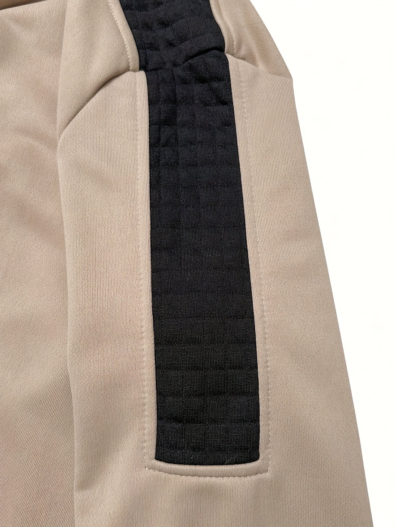 Տղամարդու առօրյա սպորտային կոստյում