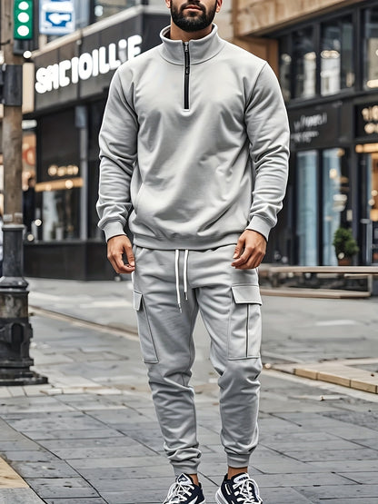 Բազմակողմանի համույթ, տղամարդկանց համար նախատեսված առօրյա 2 հատանոց հավաքածու. Բարձր վզնոցով ծանր, կայծակաճարմանդով սվիտեր և գրպաններով աշխատանքային տաբատ՝ միագույն, փափուկ գործվածքից՝ աշուն/ձմեռ համար