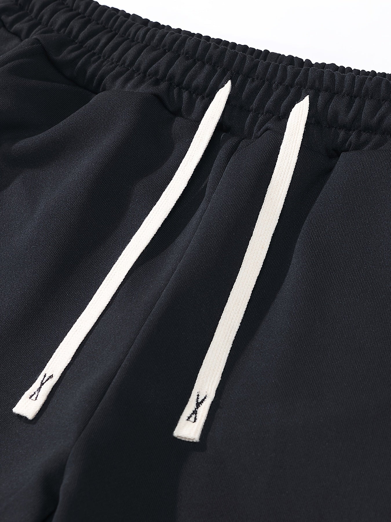 Տղամարդու առօրյա, գունային բլոկներով երկար թևքերով, կոճակներով վերնաշապիկ և լարով վազող տաբատ՝ պոլիեսթերի խառնուրդով, գրպաններով, իդեալական է գարնան/աշնան համար