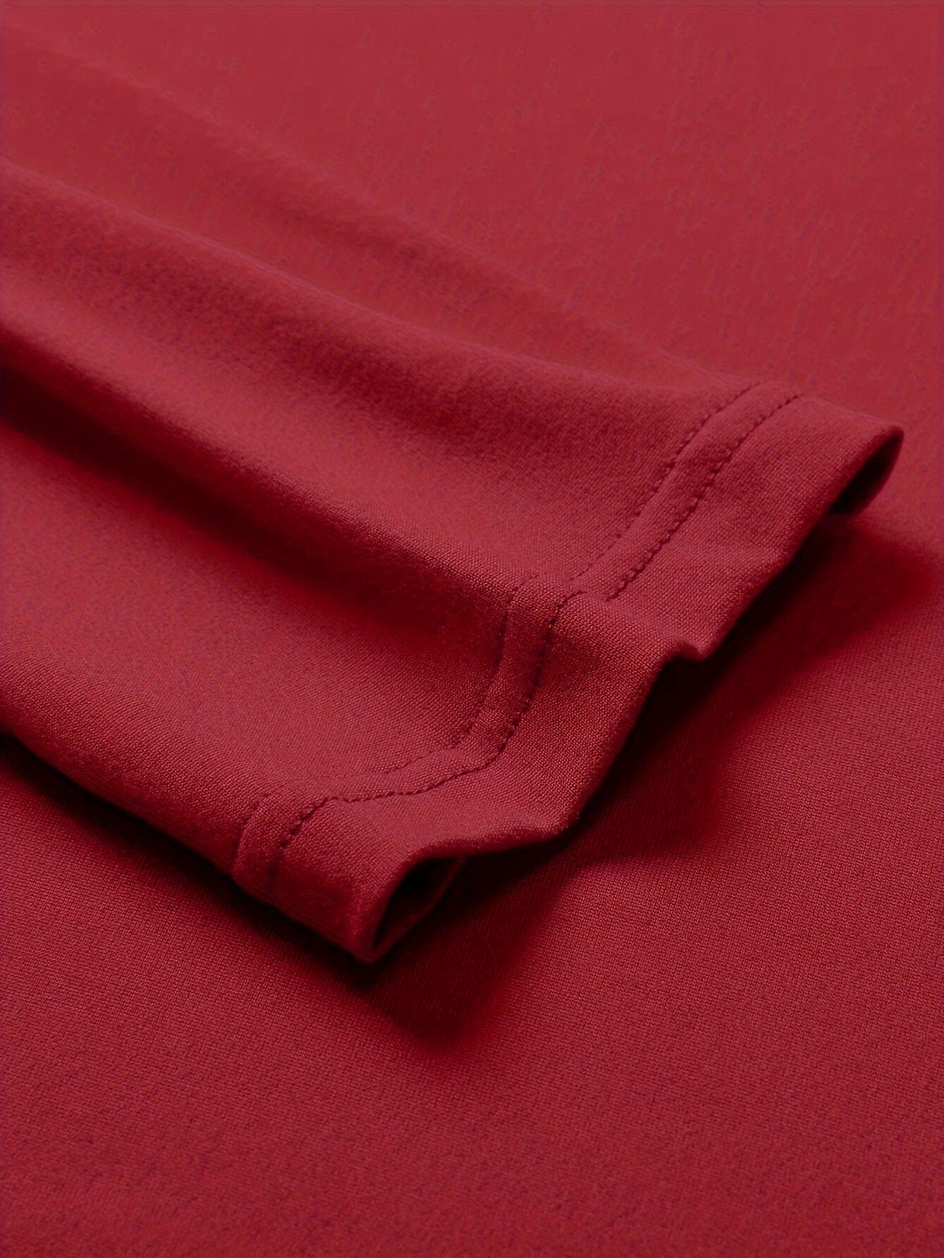 Տղամարդու առօրյա, գունային բլոկներով երկար թևքերով, կոճակներով վերնաշապիկ և լարով վազող տաբատ՝ պոլիեսթերի խառնուրդով, գրպաններով, իդեալական է գարնան/աշնան համար