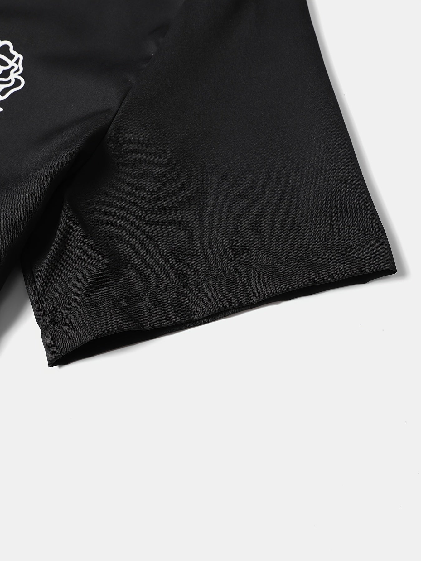 2 հատ տպագիր տղամարդու ամառային կարճ թևքերով կոճակներով վերնաշապիկի և շորտերի հավաքածու