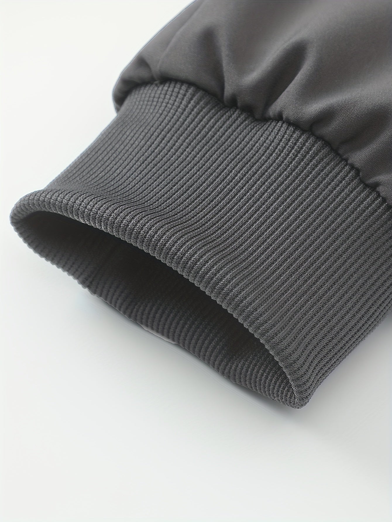 Տղամարդու առօրյա, պատչվորք սպորտային կոստյում՝ հարմարավետ և լավ կրելու համար, վերարկու և երկար տաբատ մարզահագուստ