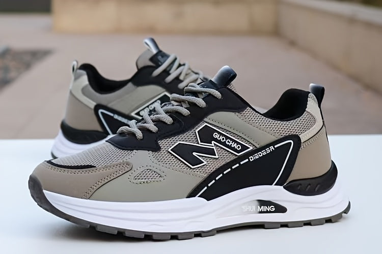 Տղամարդկանց շնչող ցանցե վազքի սպորտային կոշիկներ՝ ամուր, հակասահք, հոտակայուն, ռետինե ներբանով, գարնանային աշնան համար նախատեսված, ցածր, կապիչով դիզայնով, սպիտակ, սև և կանաչ գույներով։