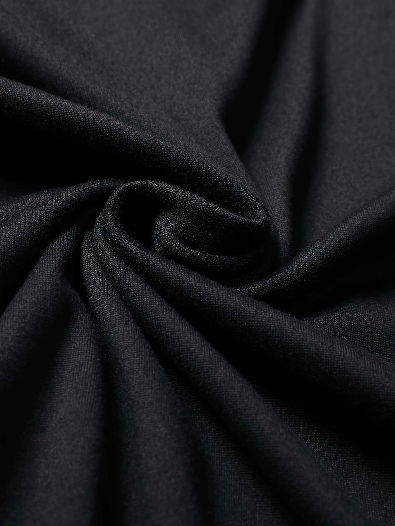 Տղամարդու առօրյա, գունային բլոկներով երկար թևքերով, կոճակներով վերնաշապիկ և լարով վազող տաբատ՝ պոլիեսթերի խառնուրդով, գրպաններով, իդեալական է գարնան/աշնան համար