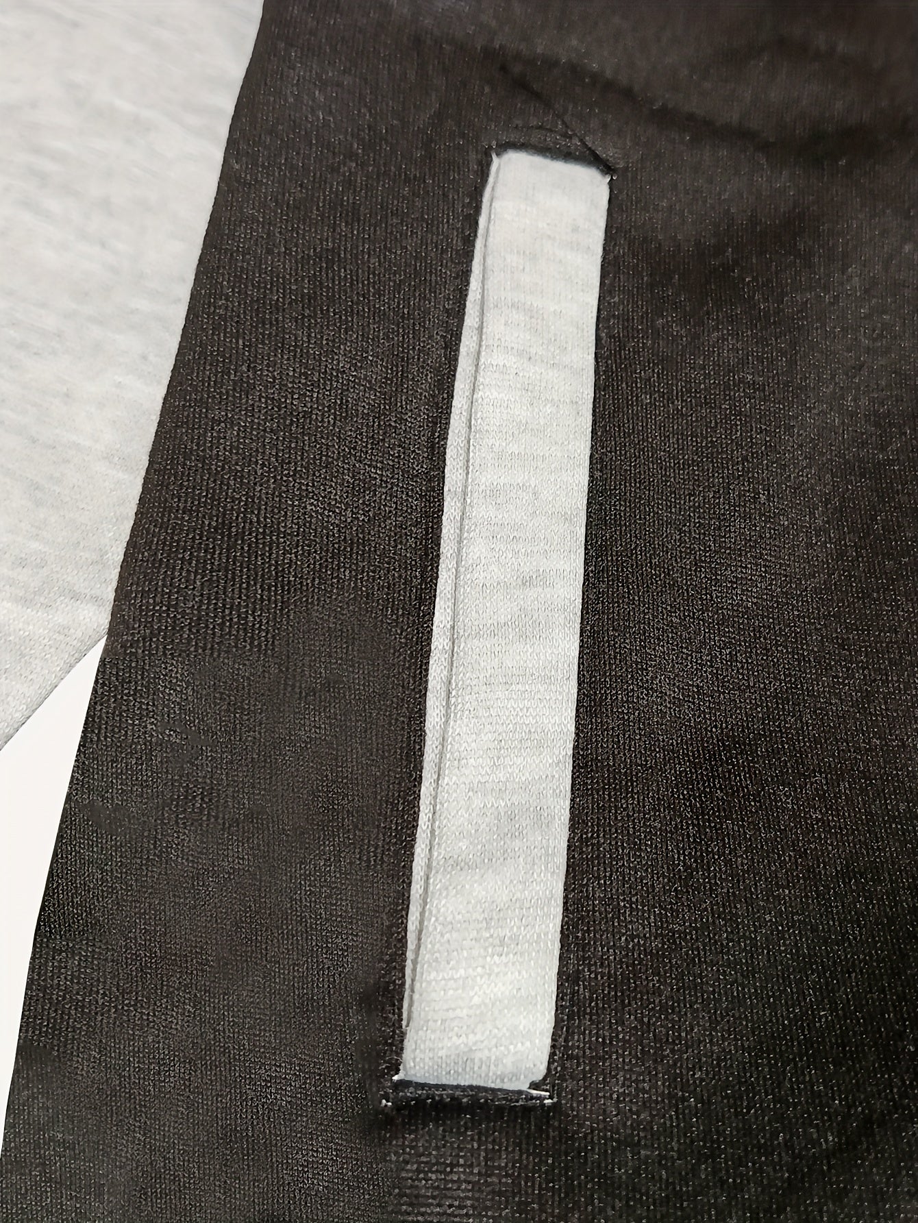 Տղամարդու մարզական բրդյա վերնաշապիկի և վազքի վերնաշապիկի հավաքածու - սպորտային մոխրագույն՝ սև զարդարանքներով, կայծակաճարմանդով բաճկոն և լարերով տաբատ, պոլիեսթեր, լվացքի մեքենայով աշուն/ձմեռ համար