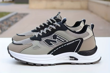 Տղամարդկանց շնչող ցանցե վազքի սպորտային կոշիկներ՝ ամուր, հակասահք, հոտակայուն, ռետինե ներբանով, գարնանային աշնան համար նախատեսված, ցածր, կապիչով դիզայնով, սպիտակ, սև և կանաչ գույներով։