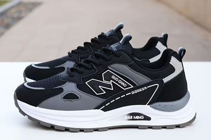 Տղամարդկանց շնչող ցանցե վազքի սպորտային կոշիկներ՝ ամուր, հակասահք, հոտակայուն, ռետինե ներբանով, գարնանային աշնան համար նախատեսված, ցածր, կապիչով դիզայնով, սպիտակ, սև և կանաչ գույներով։