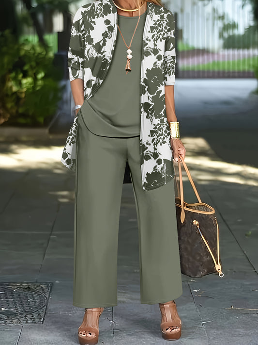 Մեծ չափս, երեք մասից բաղկացած հավաքածու՝ էլեգանտ և յուրօրինակ կանացի մեծ չափսի ծաղկային նախշերով վերնաշապիկ, միագույն բաճկոն և տաբատ։